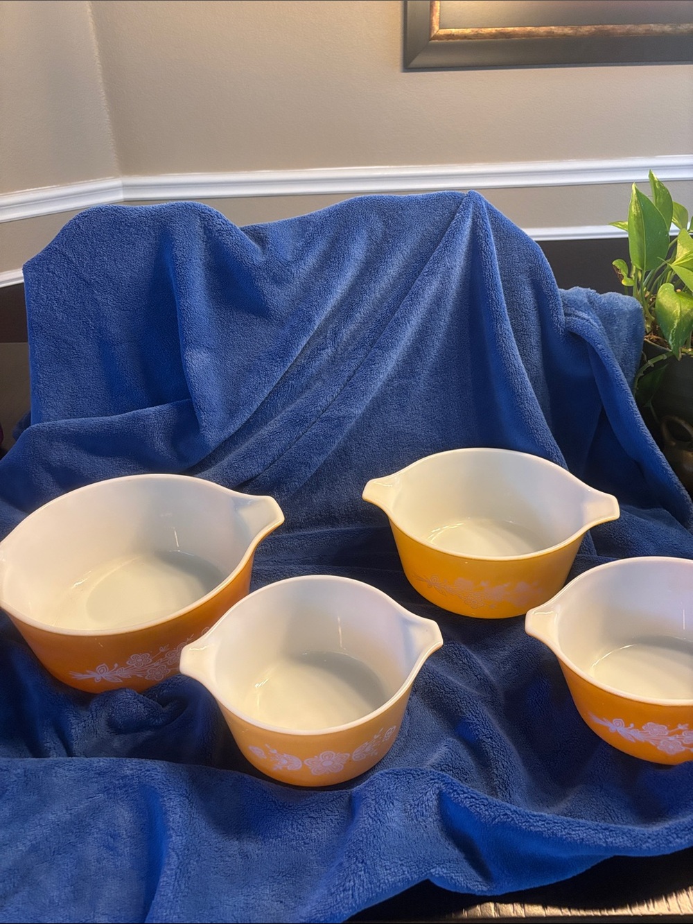Vintage Yellow Mixing Bowls with White Interior, cinderella pattern?